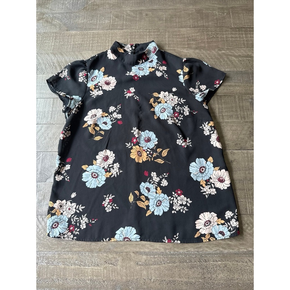 Forever 21 Women's Black Floral Print High Neck Short Sleeve Blouse Size Small